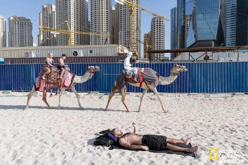 迪拜，壕无人性(迪拜土豪视频播放)