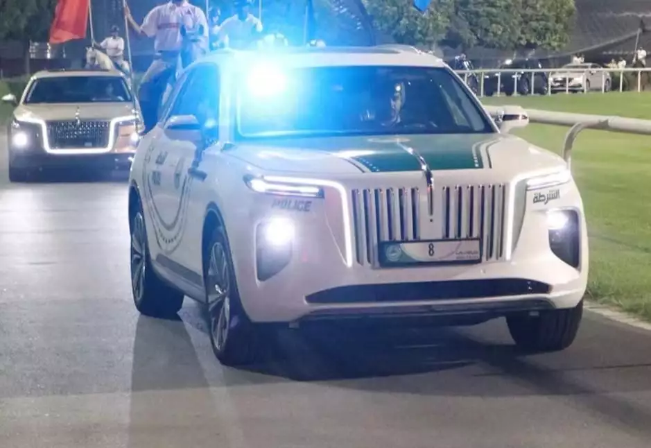 迪拜偏爱中国电动车：红旗加入豪车车队，有人求购仰望U8