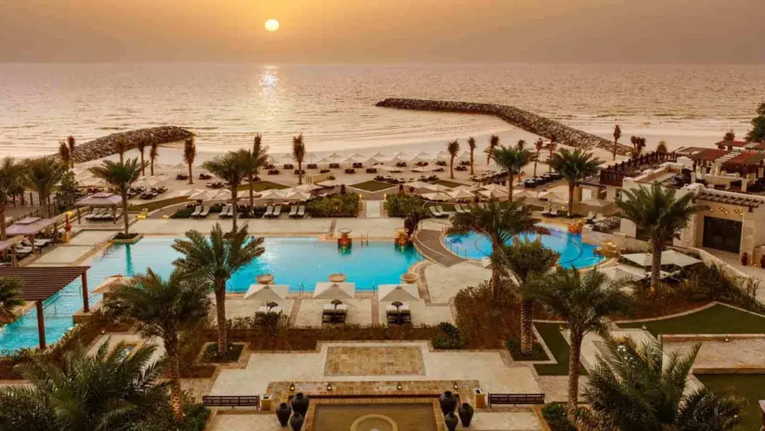 被经常问到：迪拜是一个国家吗，那阿联酋是什么？(迪拜阿联酋是什么关系)