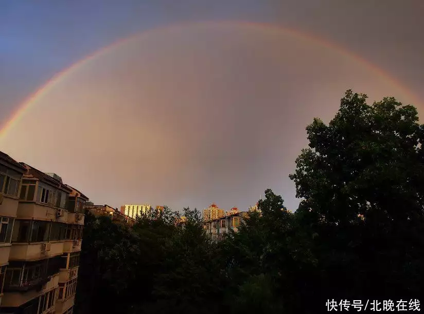 乳状云+双彩虹+晚霞！今天京城天空奇观美景轮番登场