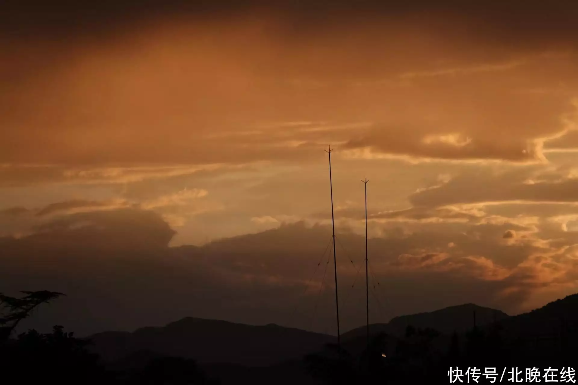 乳状云+双彩虹+晚霞！今天京城天空奇观美景轮番登场