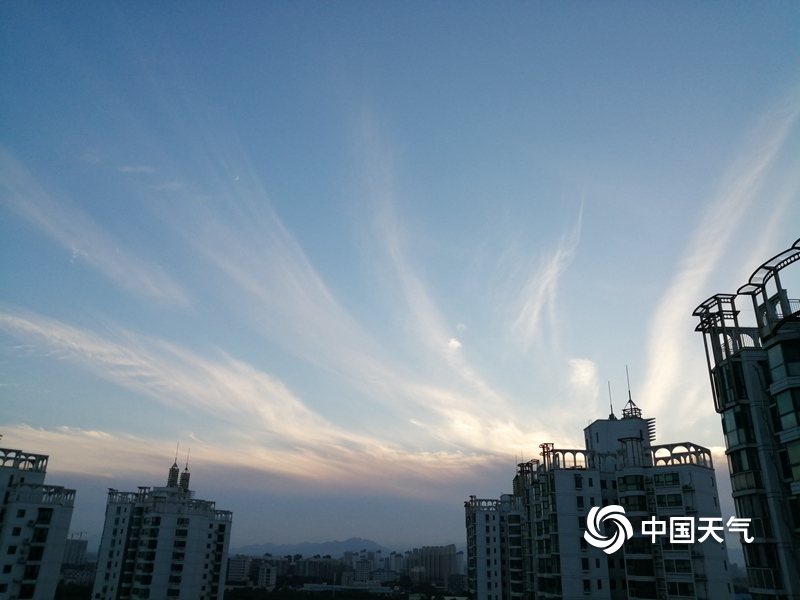 北京天空出现迤逦云霞 宛如巨大凤尾（帮我找几个古风电视剧）