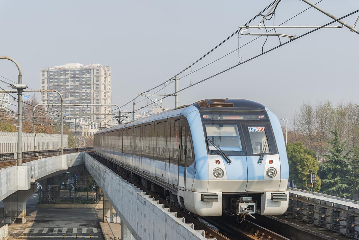 2023年高校毕业生，想去铁路局工作，有哪些人可以报考？（铁路局什么专业能进）