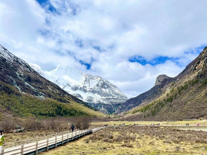 2023去四川游玩七天六晚大概花费，成都+黄龙+九寨沟7天最佳路线（成都去黄龙九寨沟二日游报价）