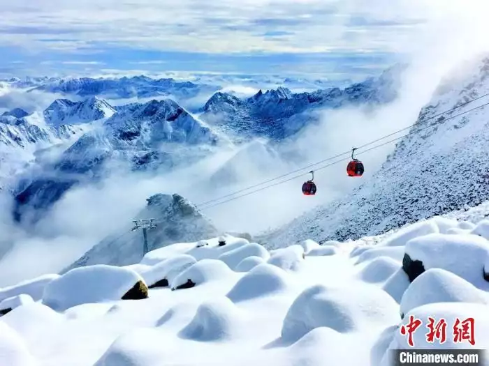 九寨沟四姑娘山门票买一送一  四川阿坝冬季旅游季优惠多（四姑娘山九寨沟的旅游攻略）