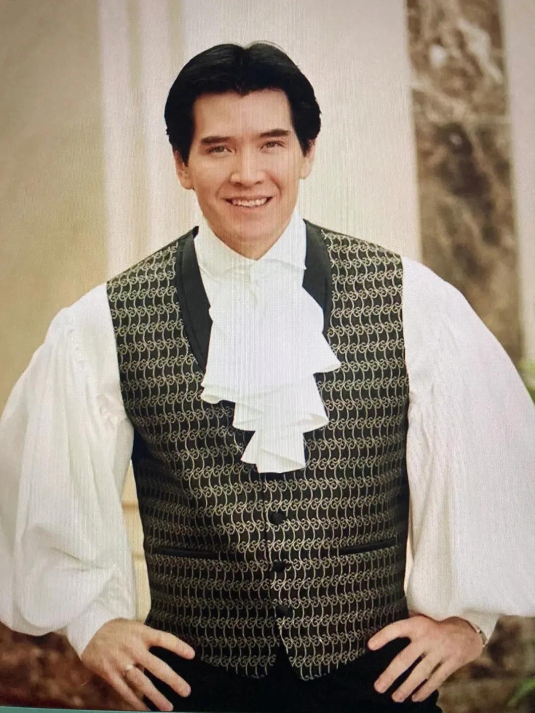 他是初代男神，与叶倩文恋爱未果，一生未娶，今63岁生活孤独凄凉(叶倩文的第一任)