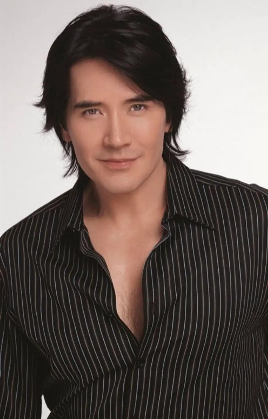 他是初代男神，与叶倩文恋爱未果，一生未娶，今63岁生活孤独凄凉(叶倩文的第一任)