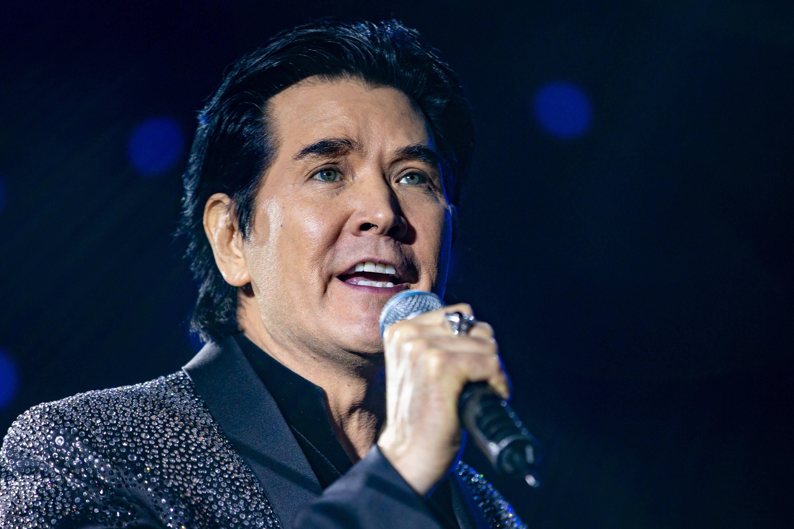 他是初代男神，与叶倩文恋爱未果，一生未娶，今63岁生活孤独凄凉(叶倩文的第一任)