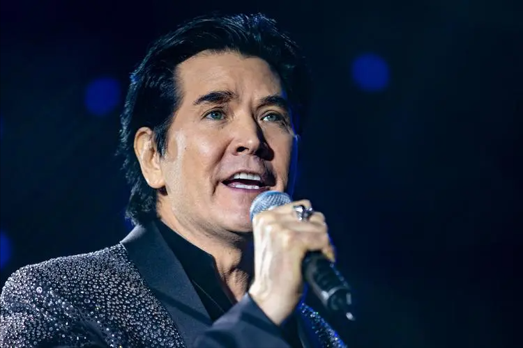 叶倩文：如果不是费翔，那嫁给谁也无所谓，我选择已婚的林子祥！(叶倩文费翔一张老相片)