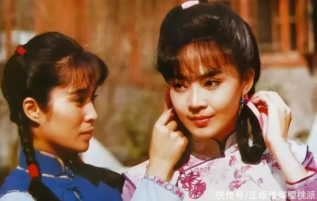 叶倩文再唱《潇洒走一回》，31年过去，歌声却投射出娱乐圈众生相(叶倩文潇洒走一回舞台版)