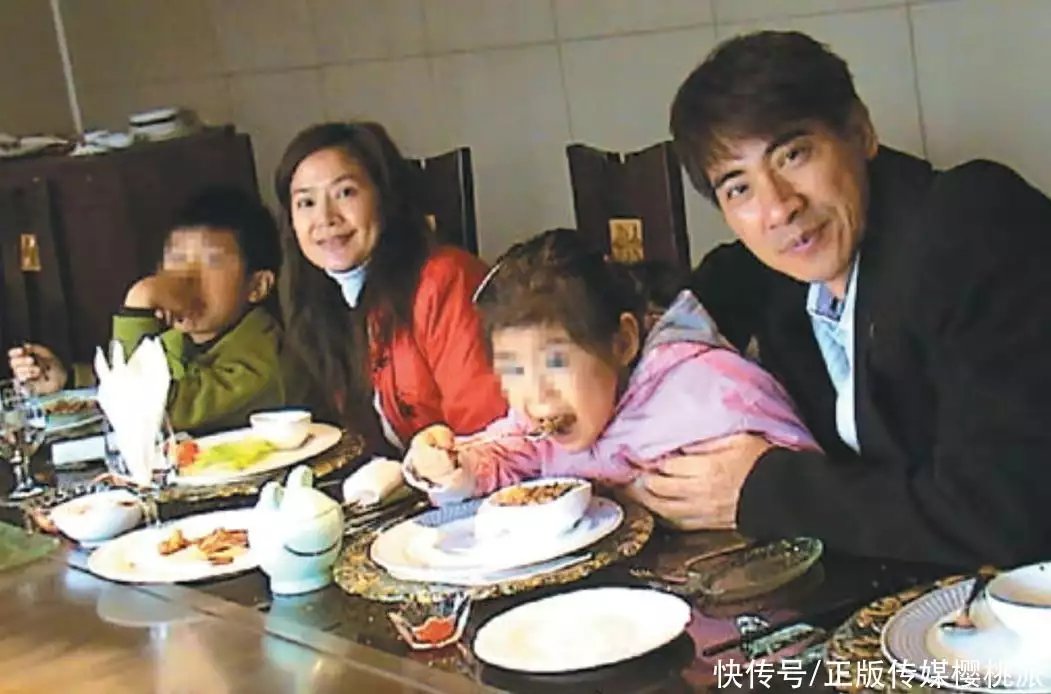 叶倩文再唱《潇洒走一回》，31年过去，歌声却投射出娱乐圈众生相(叶倩文潇洒走一回舞台版)