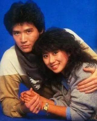 叶倩文：19岁出道，30岁成为天后，36岁嫁50岁林子祥，屡被传婚变(叶倩文的老公是林子祥吗)