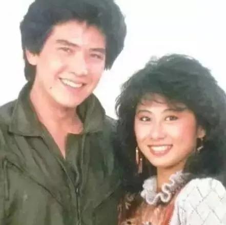 叶倩文：19岁出道，30岁成为天后，36岁嫁50岁林子祥，屡被传婚变(叶倩文的老公是林子祥吗)