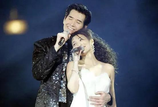 叶倩文：19岁出道，30岁成为天后，36岁嫁50岁林子祥，屡被传婚变(叶倩文的老公是林子祥吗)