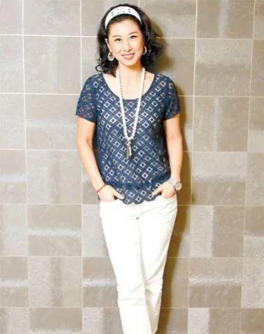 叶倩文：19岁出道，30岁成为天后，36岁嫁50岁林子祥，屡被传婚变(叶倩文的老公是林子祥吗)