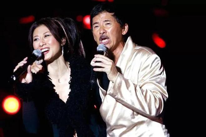 叶倩文：19岁出道，30岁成为天后，36岁嫁50岁林子祥，屡被传婚变(叶倩文的老公是林子祥吗)