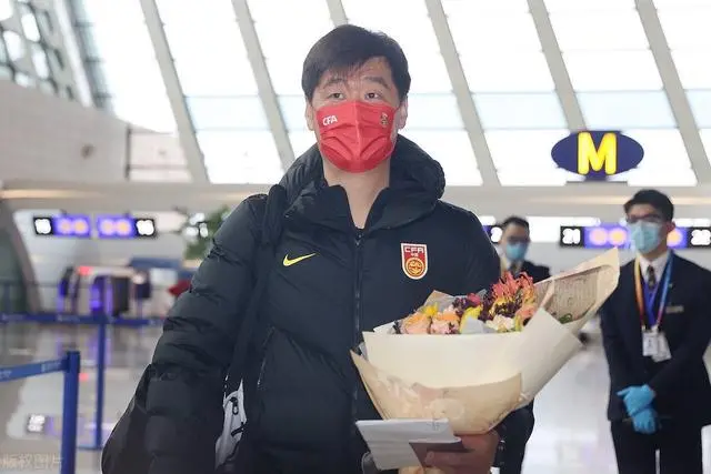 李霄鹏下课，已成定局？媒体给出答案！武汉队新帅又成足协目标？（李霄鹏现在执教哪个队）