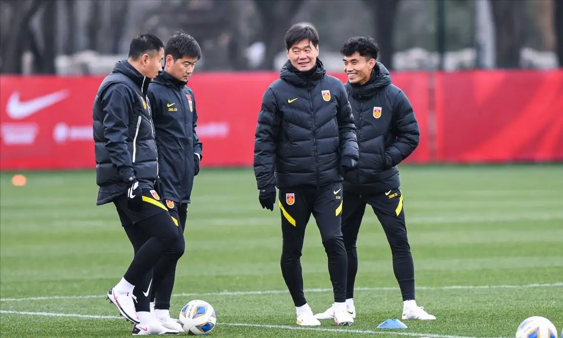 李霄鹏下课悬念揭晓！CCTV专访正式回应，亚洲杯给陈戌源提要求（李霄鹏说话）