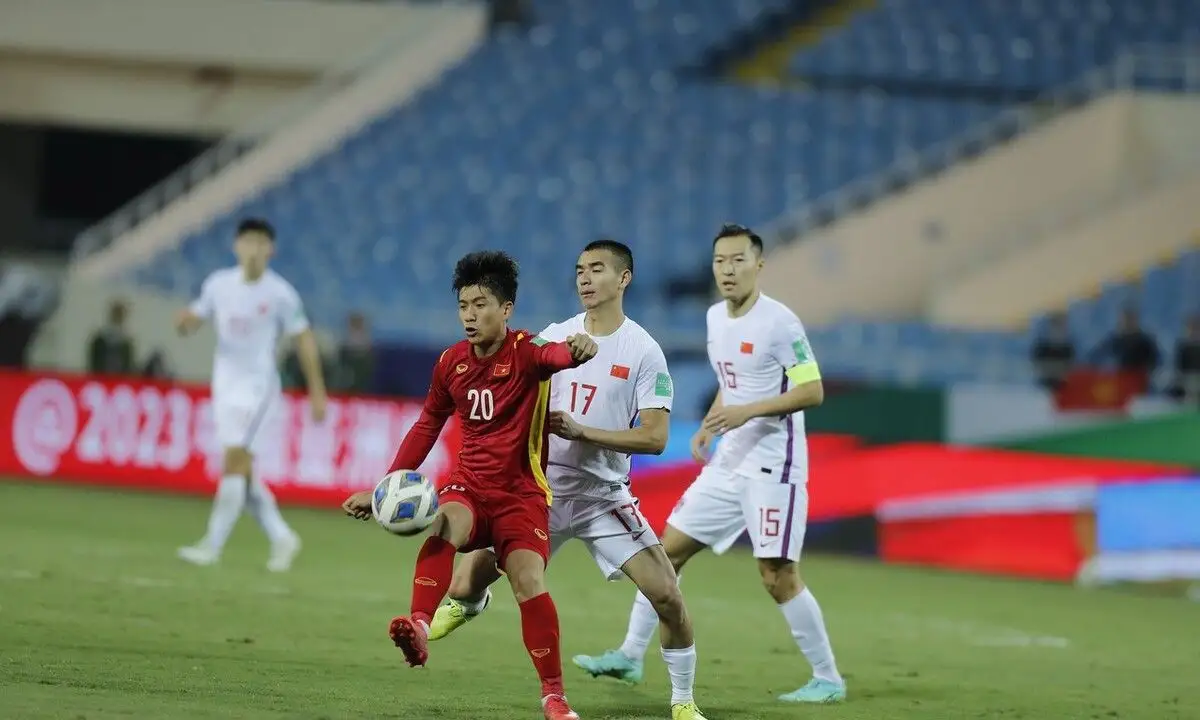 李霄鹏下课悬念揭晓！CCTV专访正式回应，亚洲杯给陈戌源提要求（李霄鹏说话）