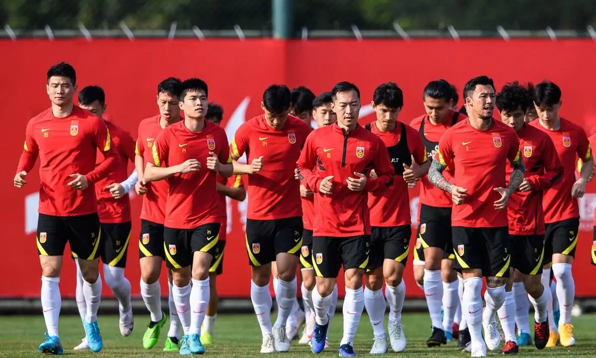 李霄鹏下课悬念揭晓！CCTV专访正式回应，亚洲杯给陈戌源提要求（李霄鹏说话）