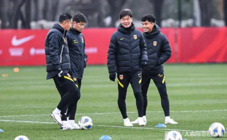 尘埃落定！李霄鹏下课悬念揭晓！权威媒体透露消息，球迷直呼意外（李霄鹏现在干什么）