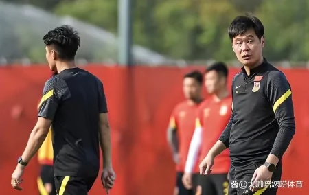 尘埃落定！权威媒体确认李霄鹏下课，足协心仪人选曝光，令人意外（李霄鹏去哪了）