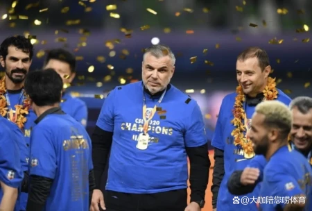 尘埃落定！权威媒体确认李霄鹏下课，足协心仪人选曝光，令人意外（李霄鹏去哪了）