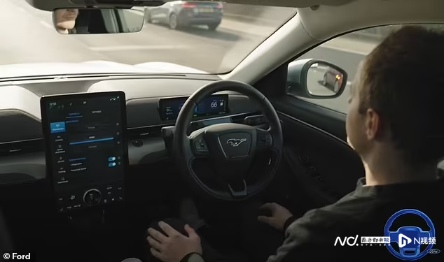 英国批准福特“无人驾驶”汽车上路，但自动驾驶仅限“蓝区”