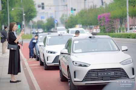 “无人驾驶”近在咫尺——问界M5智驾版试乘体验