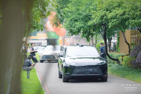 “无人驾驶”近在咫尺——问界M5智驾版试乘体验