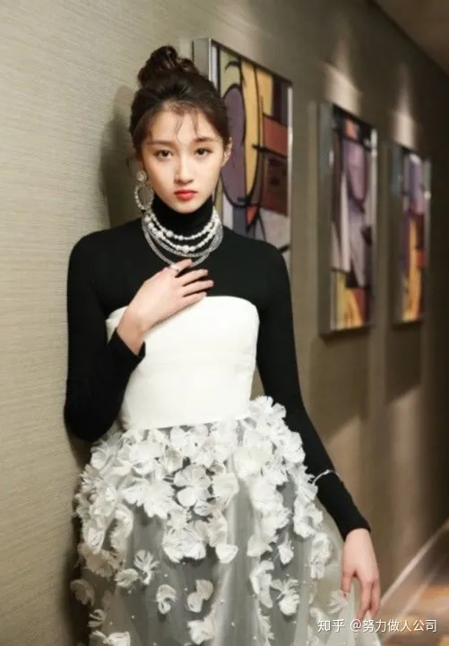 你最不能接受的服装搭配是怎样的？