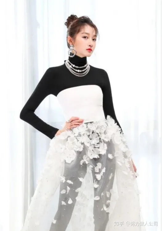 你最不能接受的服装搭配是怎样的？