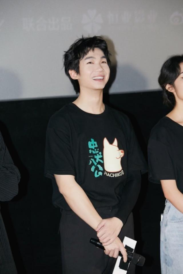 电影《忠犬八公》全国公映 白举纲与八筒诠释温情感动