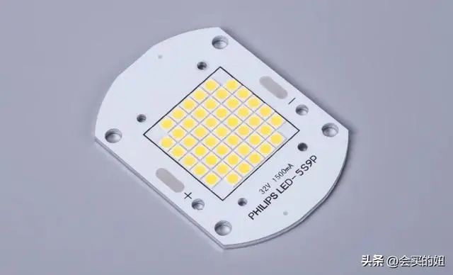 护眼吸顶灯选购教程：6大挑选要点总结，10个吸顶灯品牌值得看！