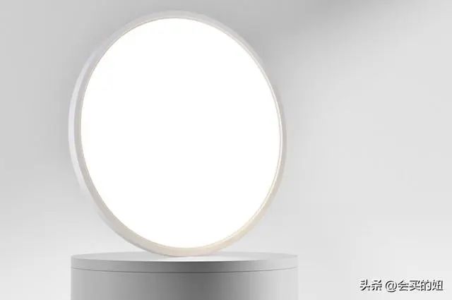 护眼吸顶灯选购教程：6大挑选要点总结，10个吸顶灯品牌值得看！