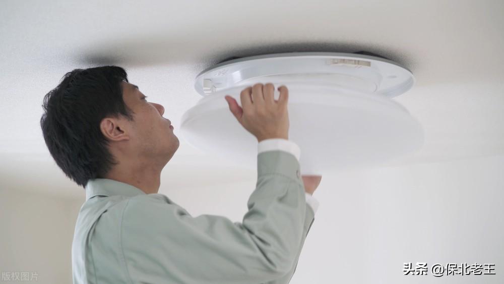 客厅灯买什么牌子耐用哪个牌子的灯具寿命长结实