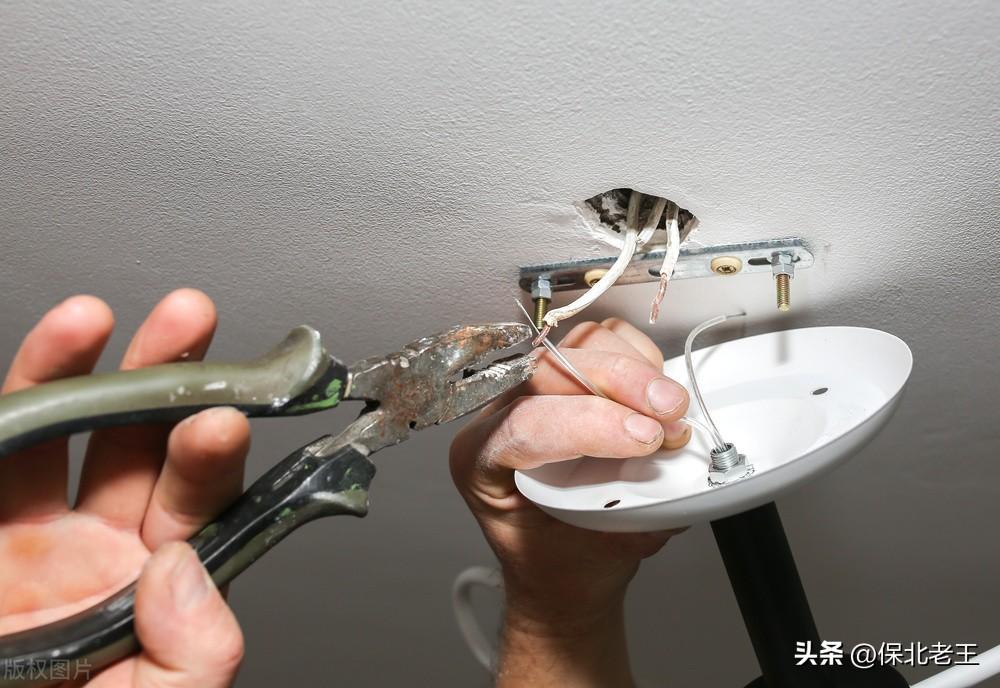 客厅灯买什么牌子耐用哪个牌子的灯具寿命长结实