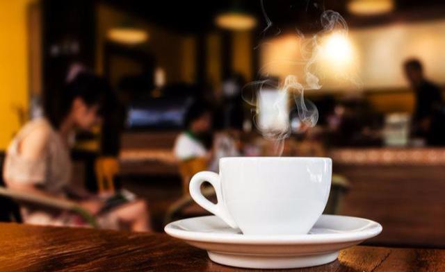 每天喝一杯咖啡有这2大好处，但奉劝大家：这4种人最好别喝