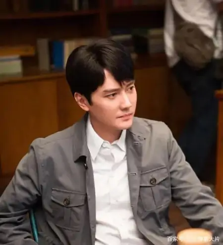 收视稳居第一，冯绍峰的转型之路成功了