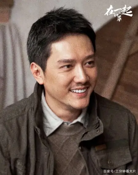 收视稳居第一，冯绍峰的转型之路成功了