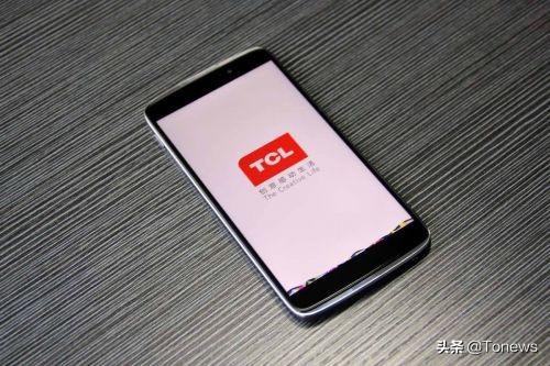 冰火两重天，国内十八线的TCL手机，如何翻身成为美国一线品牌？