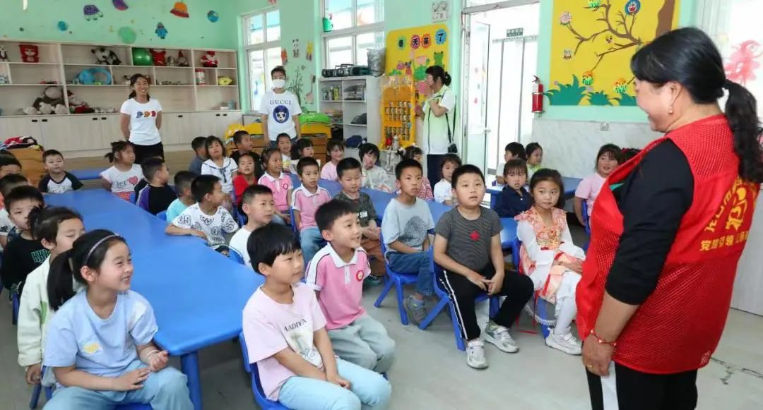 【安全生产月丨新时代文明实践】北马镇开展“大手拉小手  文明齐步走”交通安全进校园活动