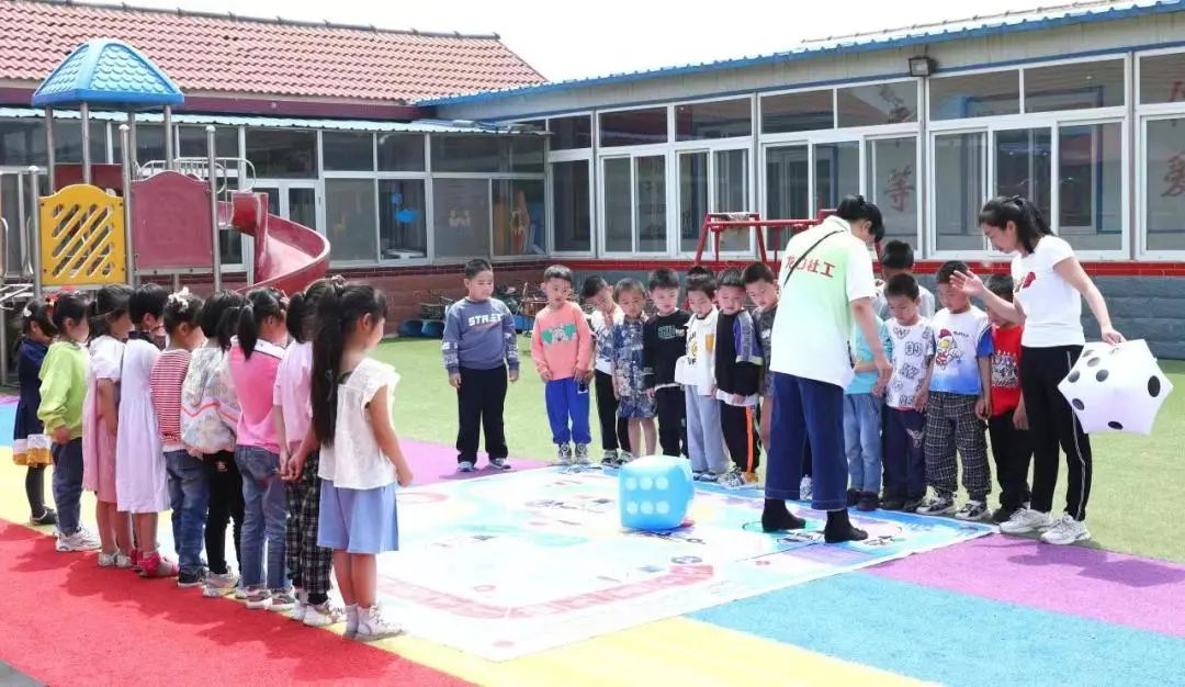【安全生产月丨新时代文明实践】北马镇开展“大手拉小手  文明齐步走”交通安全进校园活动