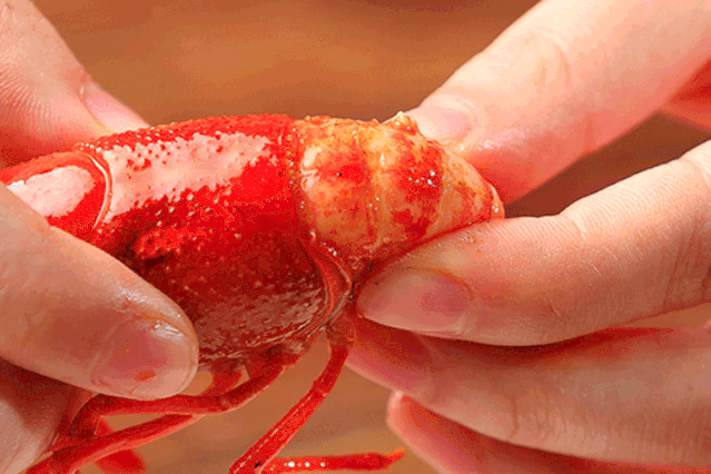 “吃小龙虾1人不超1斤"又上热搜，网友评论亮了……这样做才能放心吃