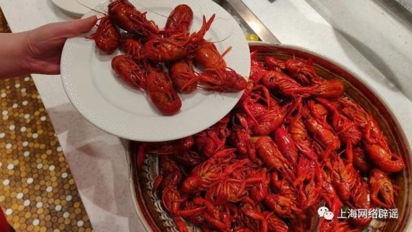 小龙虾季到来，有人一顿吃3斤，有人却吃出“病危通知”，怎么回事？