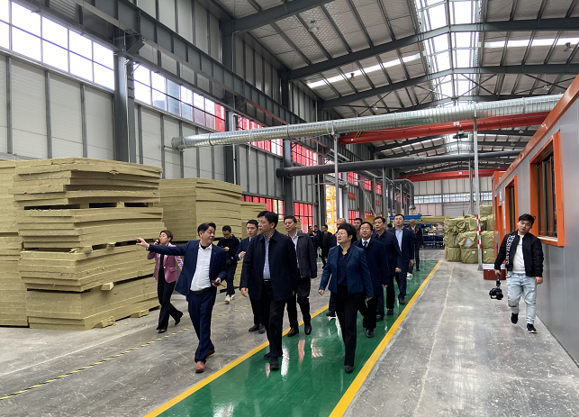 湖南首家冷库机制板厂开业：库板品质好、采购者无运输困扰