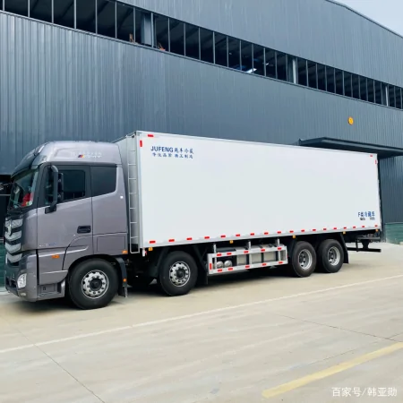 冷藏车是指用来维持冷冻或保鲜的货物温度的封闭式厢式运输车