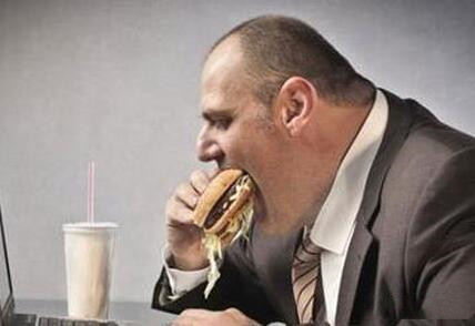 甘油三脂3-5算是严重超标吗？吃什么可以降下来？医生说清楚