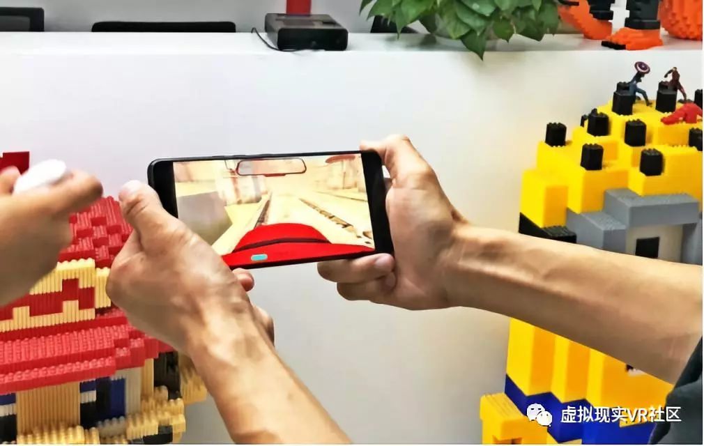 HTC发力“新生态” 手机+VR的新玩法让人眼前一亮