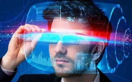 虚拟现实，通过特殊的设备和软件模拟现实，使用户可以身临其境